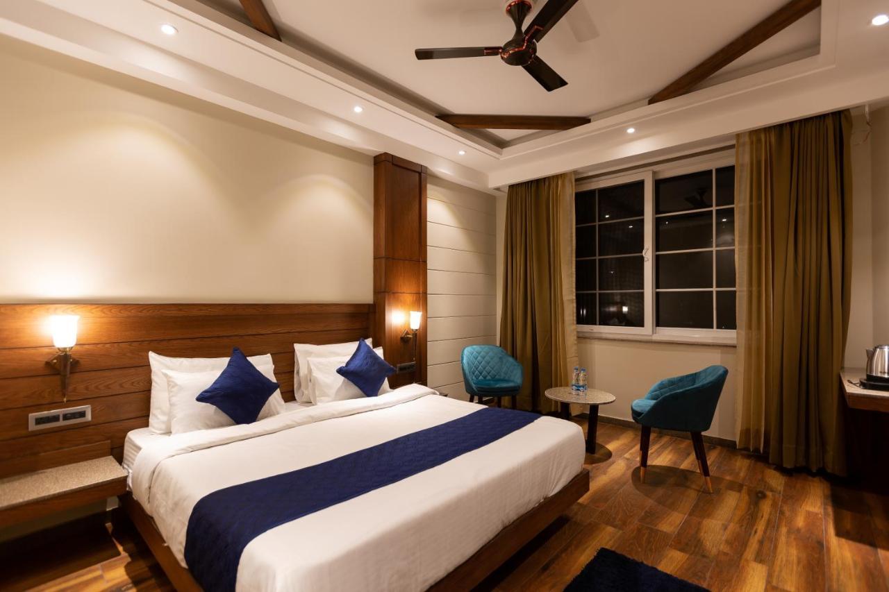Hotel La Eden Mussoorie Exteriör bild